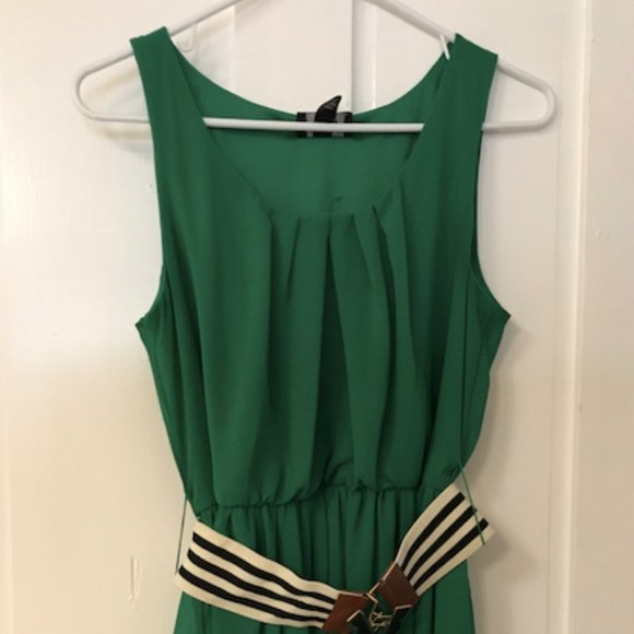 Dresses & Skirts - Green Dress